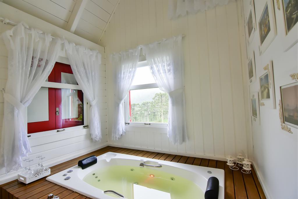 Deluxe Double Room Bath