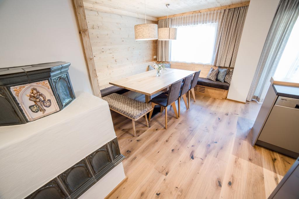 Three-Bedroom Apartment,410383551:JPEG