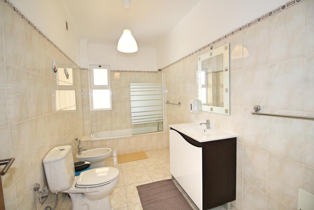 Basic Triple Room,411085479:JPEG