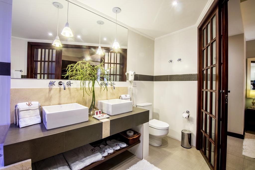 Master Suite Spa Bath