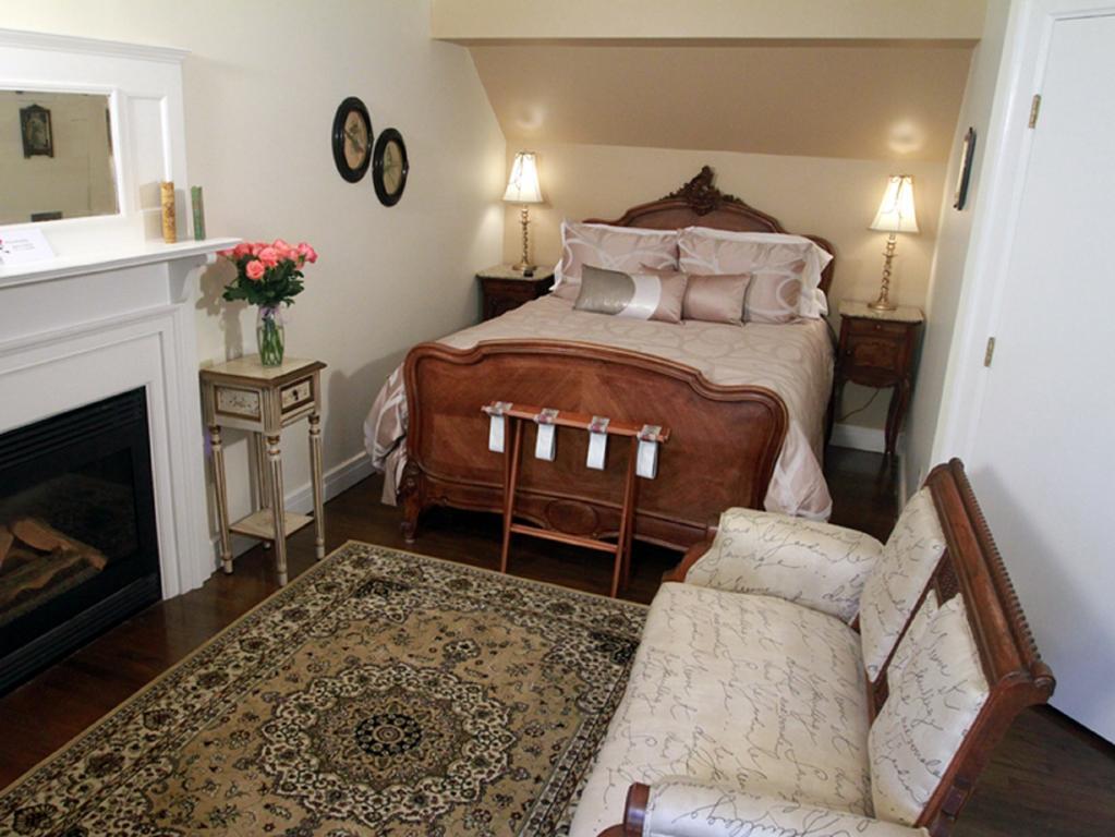 Queen Room,411513495:JPEG