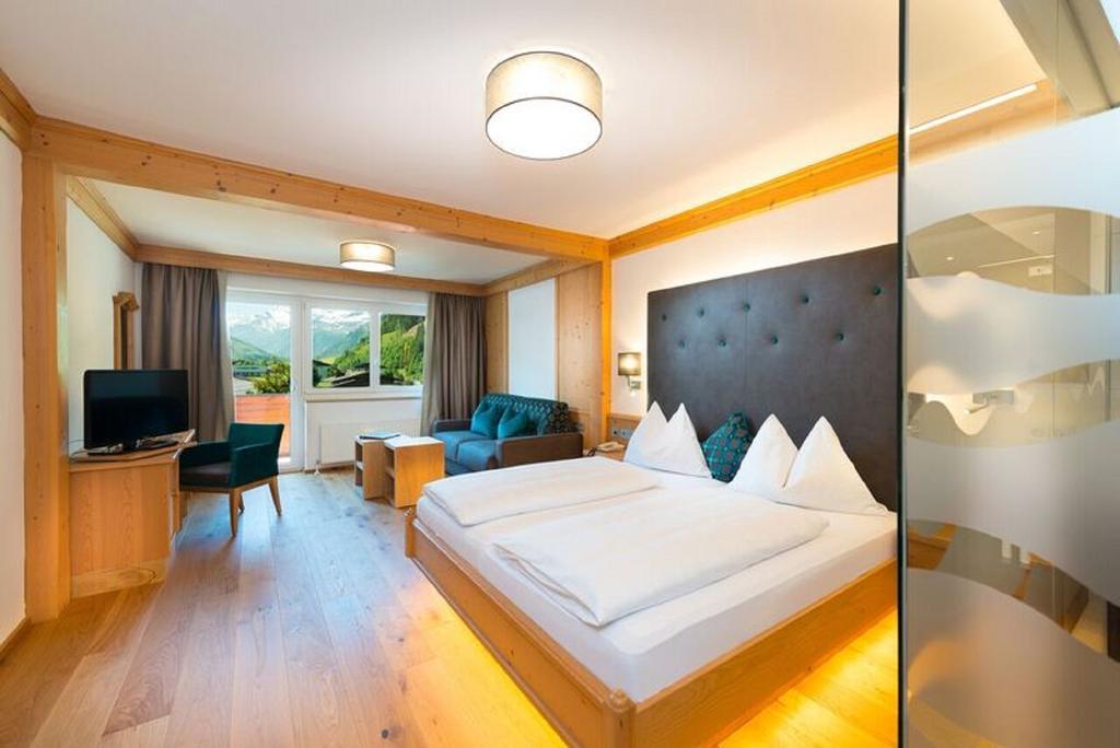 Superior Double Room,412395924:JPEG