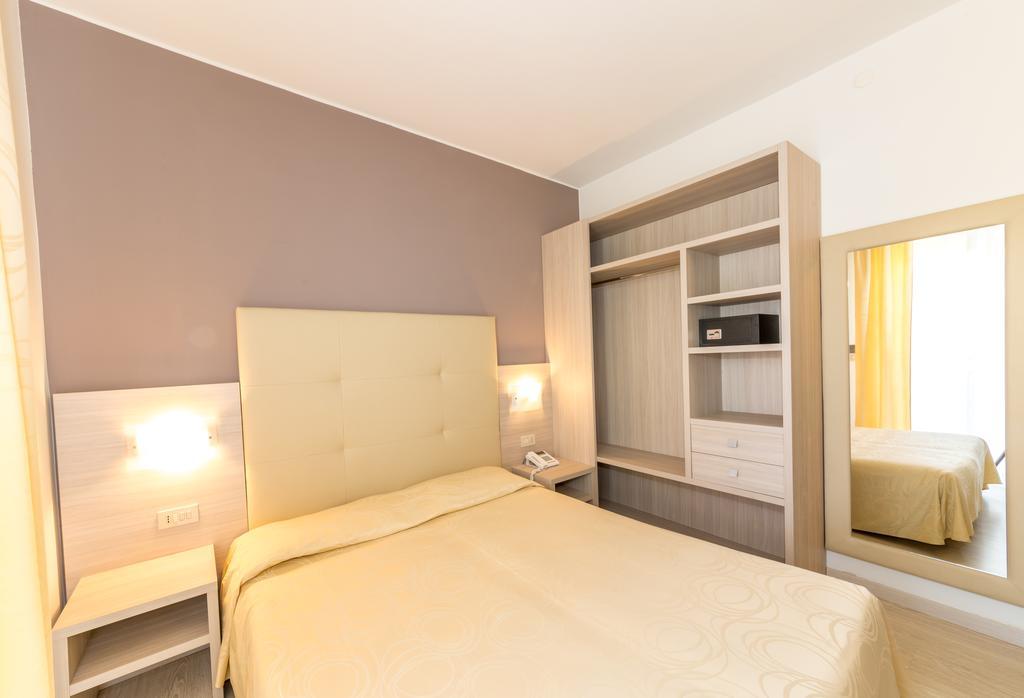 Triple Room,633034470:JPEG