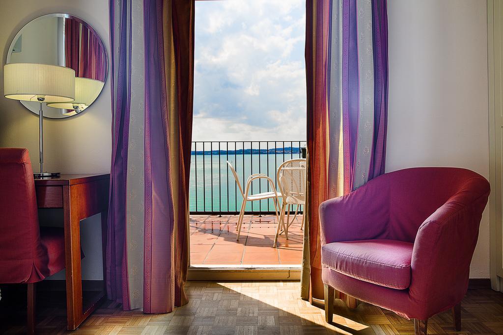 Double Room Lake View Balcony Spa Access
