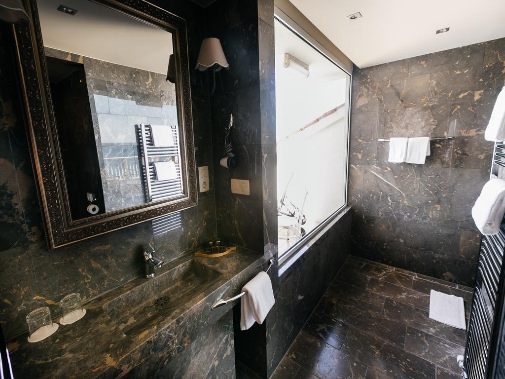 One-Bedroom Suite with Balcony and Sea View,413196996:JPEG