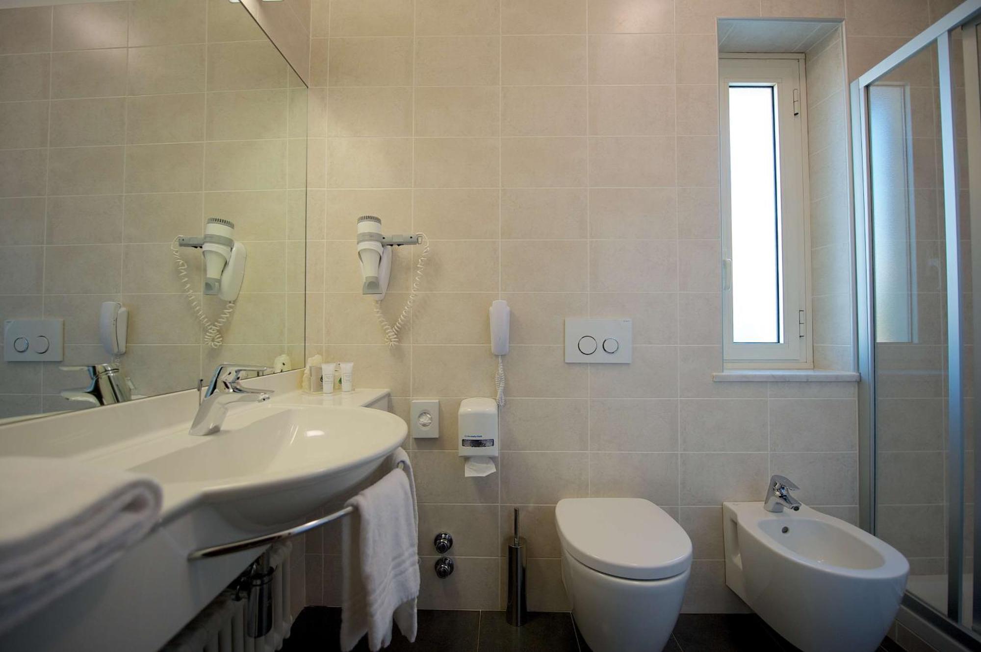 Standard Single Room,1669008403:JPEG