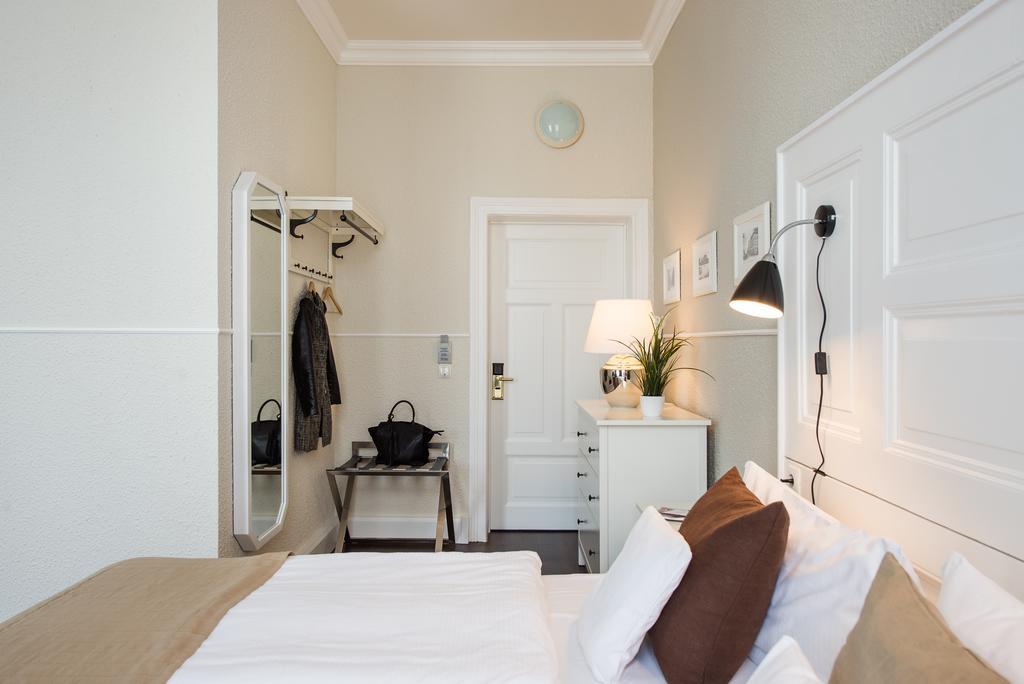 Standard Double Room,413611077:JPEG