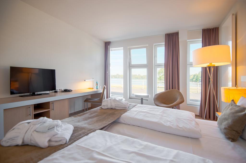 Double or Twin Room Lake View
