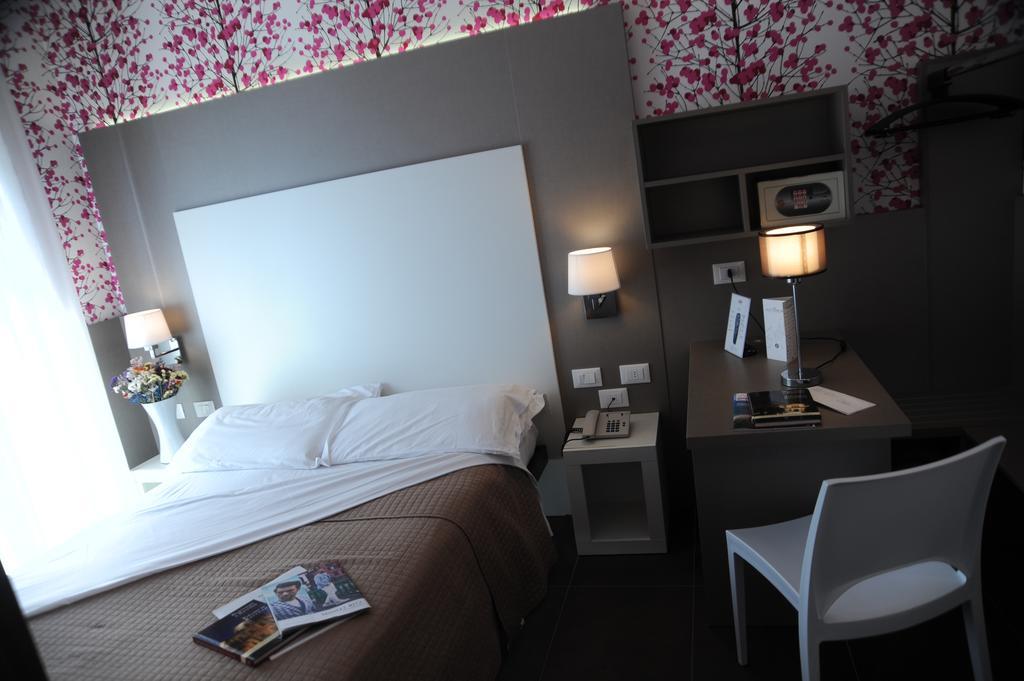Single Room,685734771:JPEG