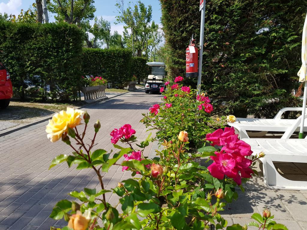 Deluxe Bungalow Garden View,1584717109:JPEG