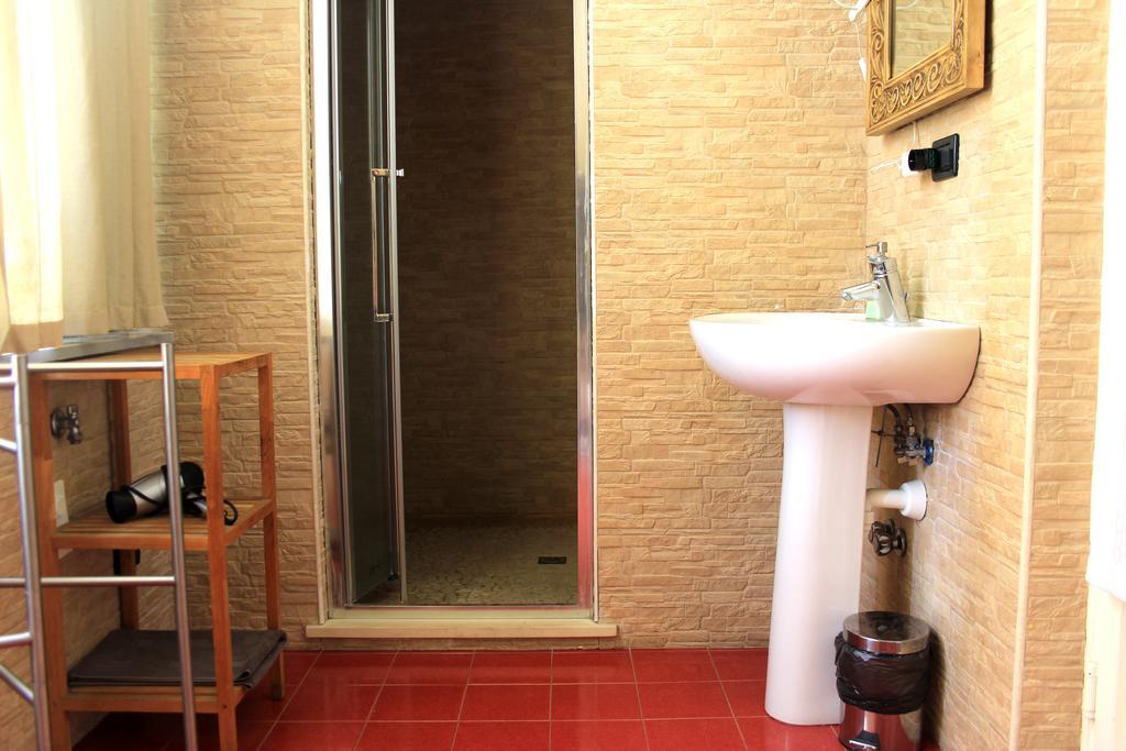 Family Room Private External Bathroom