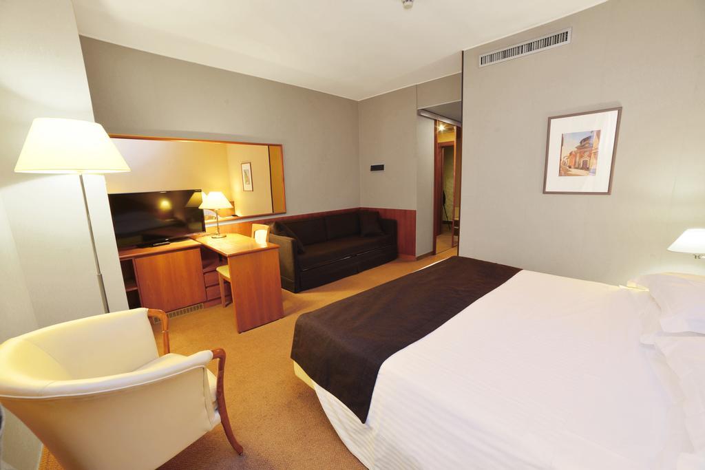 Standard King Room Extra Bed,643984701:JPEG