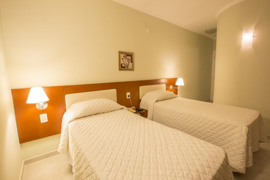 Twin Room,443247276:JPEG