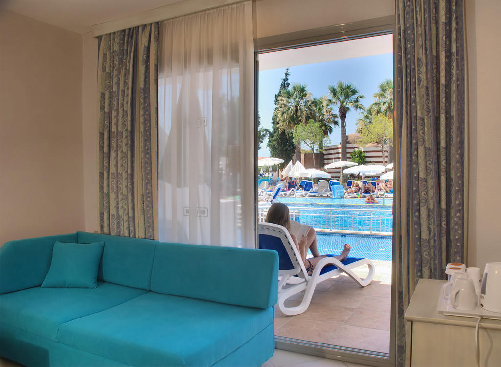 Family Pool Suite