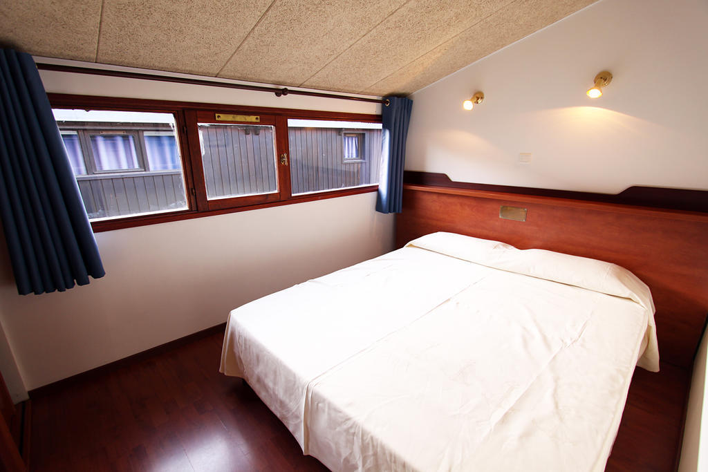 Apartment S,416926104:JPEG