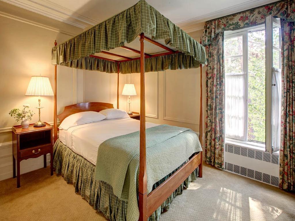 Executive Queen Suite