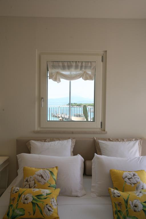 Deluxe Double Room Terrace Lake View,394667667:JPEG