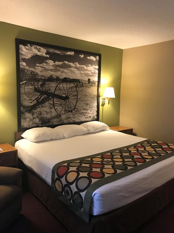 King Room - Non-Smoking