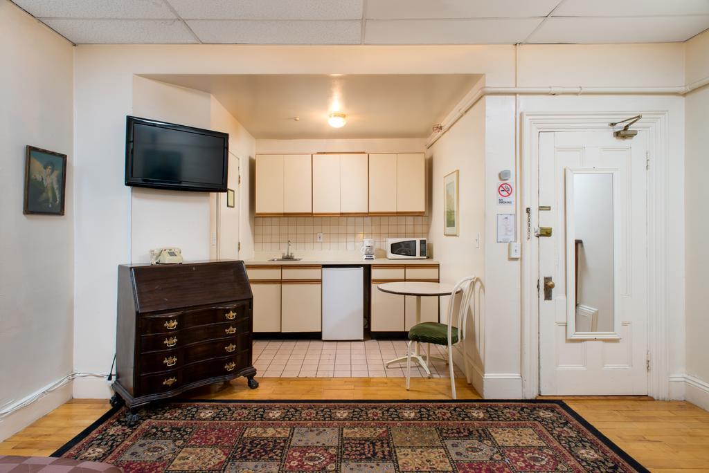 Double Room Private Bathroom