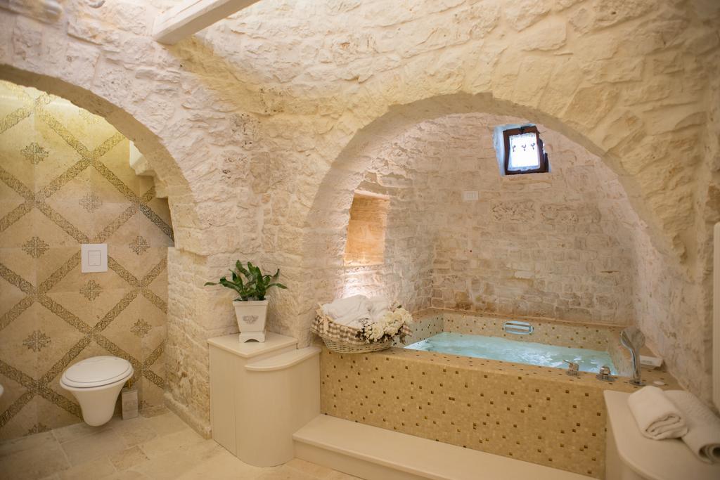 Trullo Suite Spa Bath,1548604444:JPEG