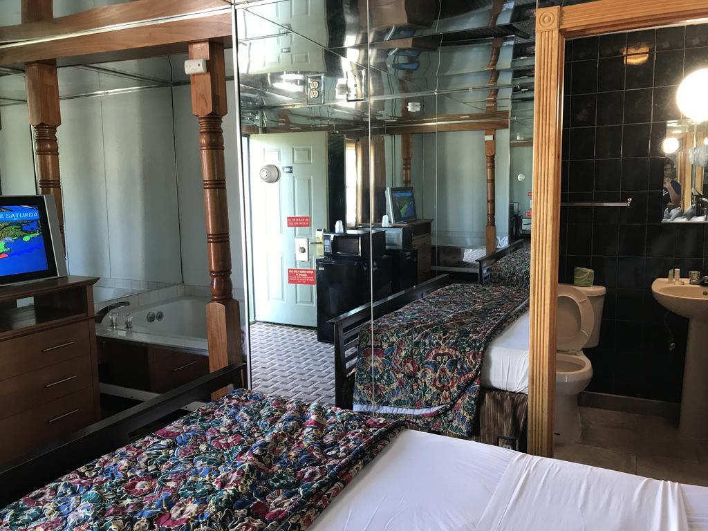 Suite Spa Bath Smoking