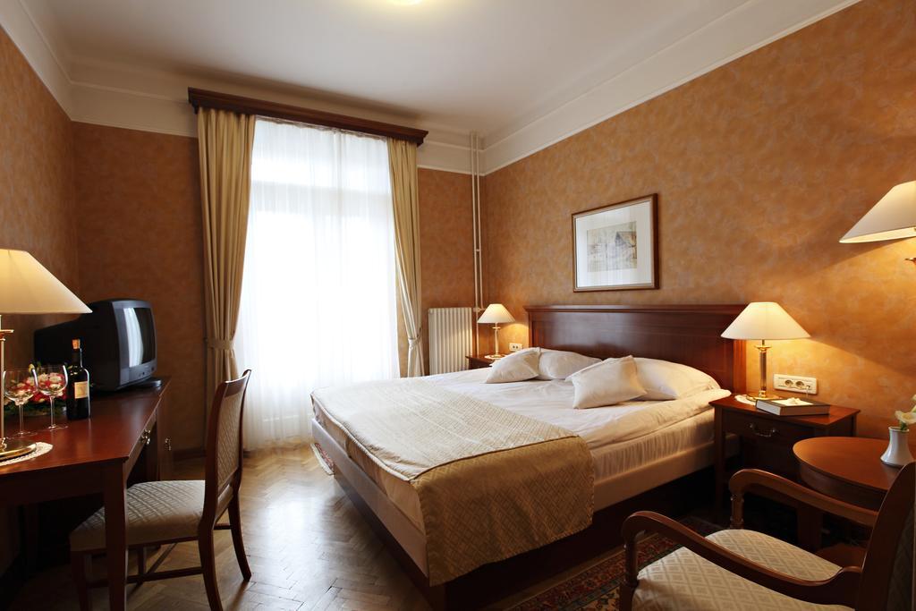 Doppelzimmer mit Balkon