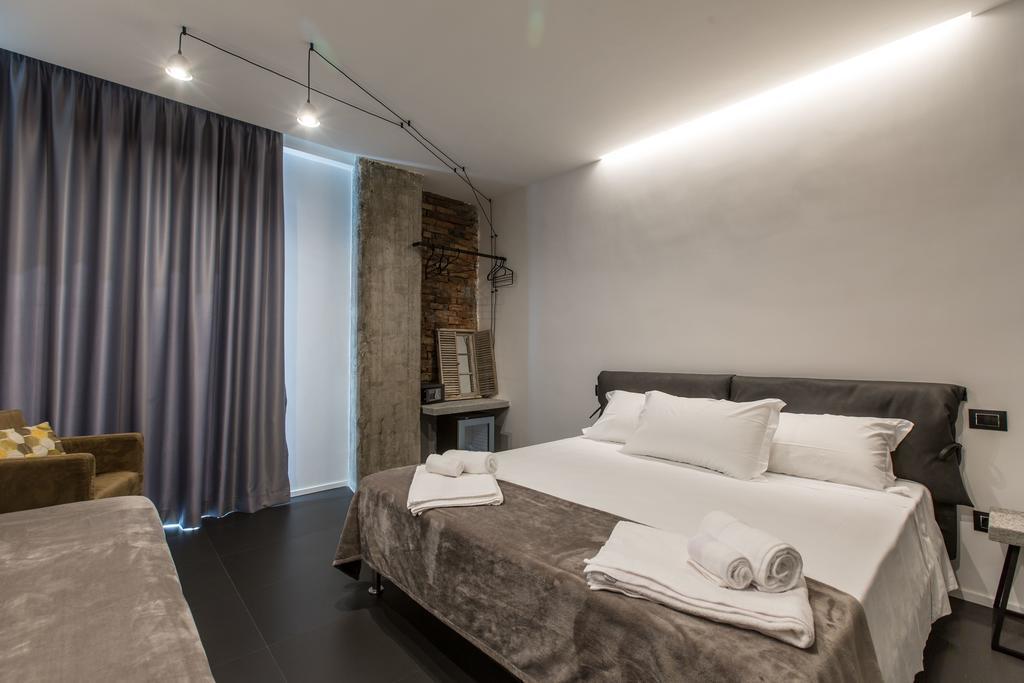 Deluxe Triple Room Balcony