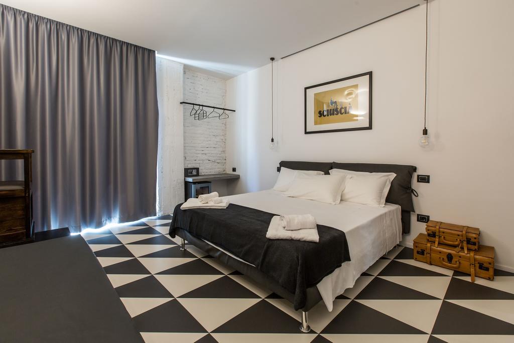 Deluxe Triple Room Balcony