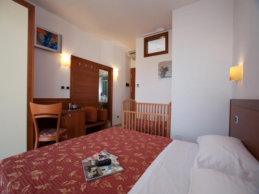 Double or Twin Room,42368602:JPEG