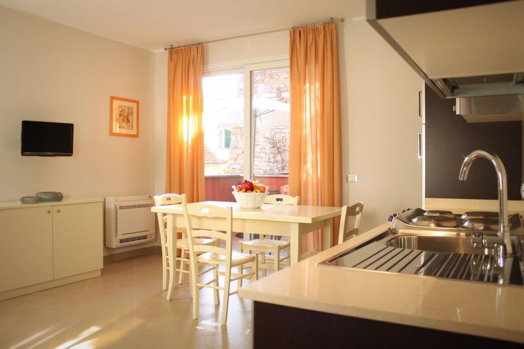 Studio Terrace,434091663:JPEG