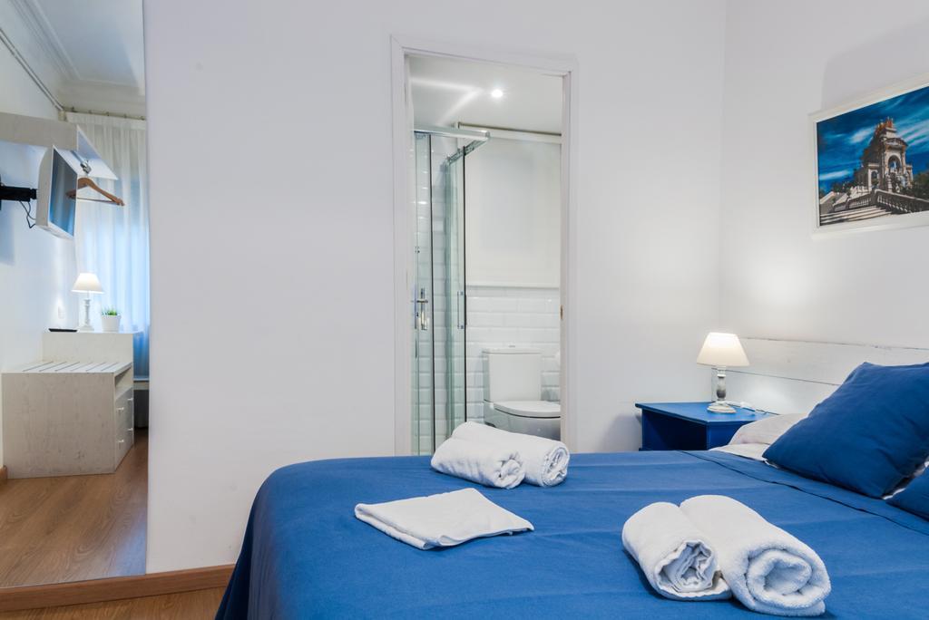 Triple Room Private Bathroom