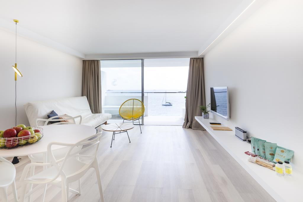 Studio Apartment Sea View,818885480:JPEG