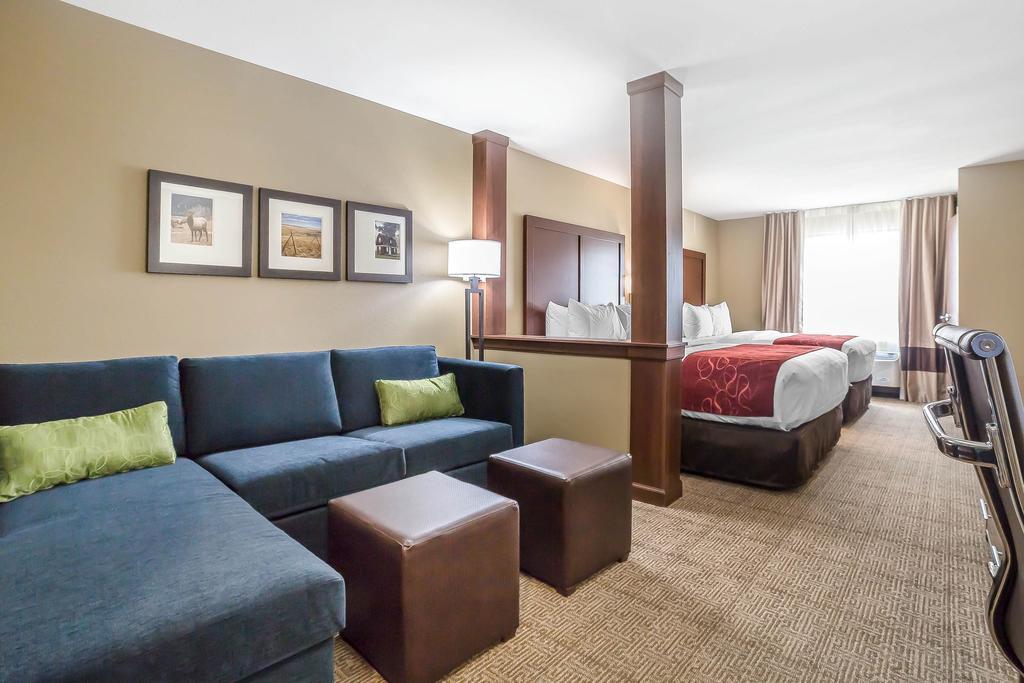 Queen Suite Two Queen Beds Sofa Bed