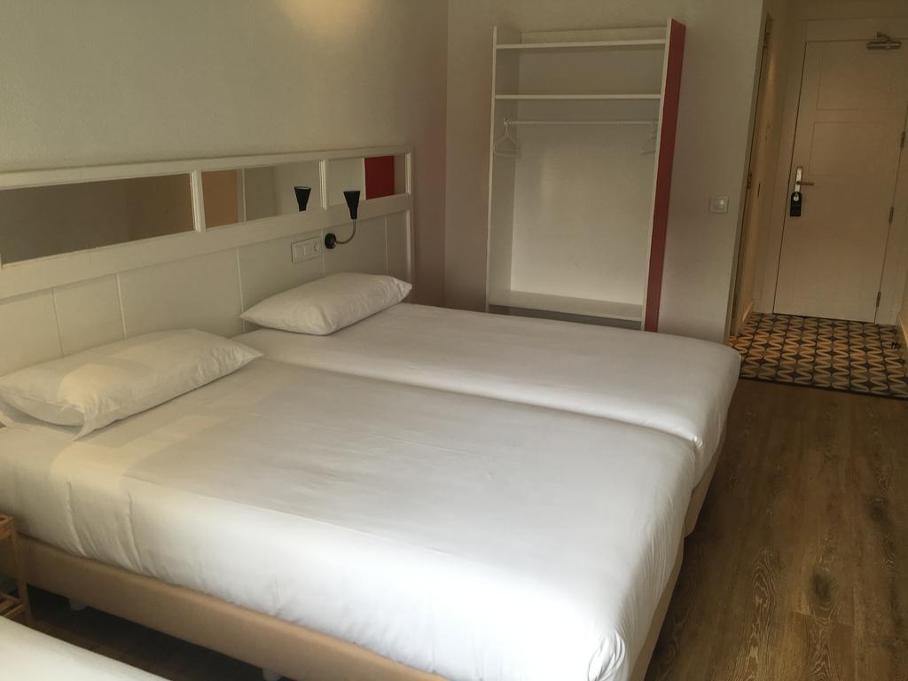 Basic Triple Room