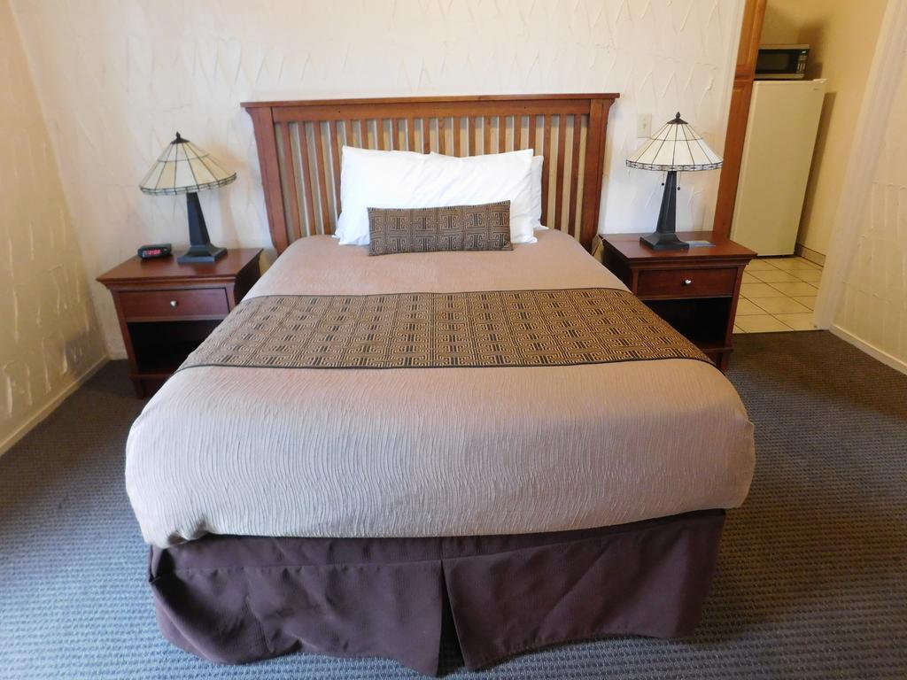 Two Beds Fireplace No View