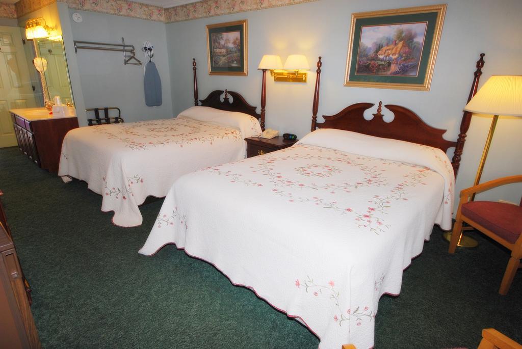 Queen Room Two Queen Beds Balcony