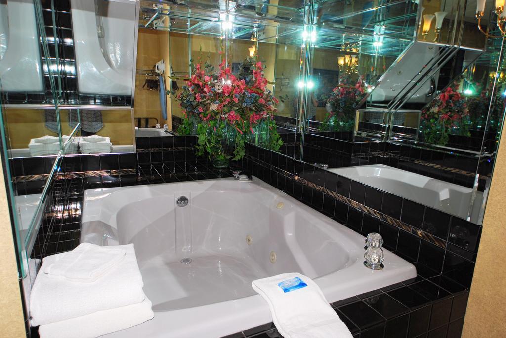 Deluxe King Room Spa Bath Ground Floor