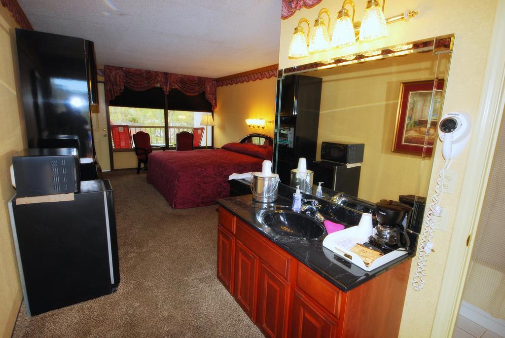Deluxe King Room Spa Bath