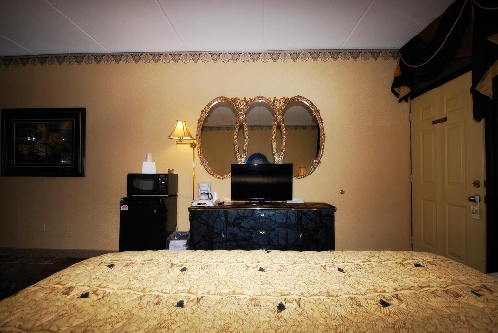 Deluxe King Room Spa Bath Ground Floor