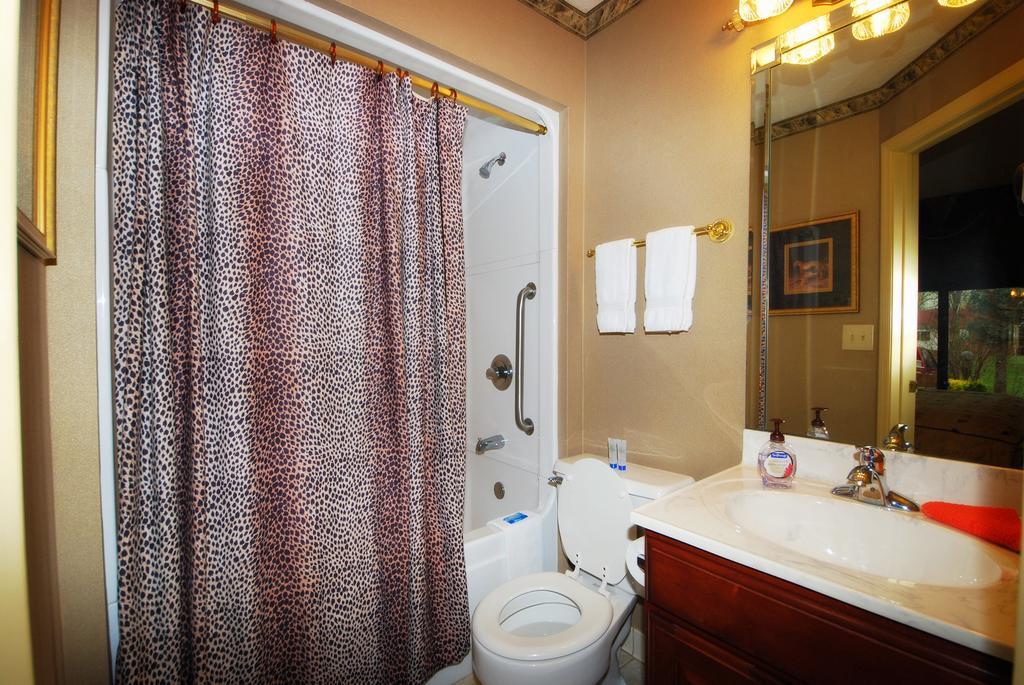 Deluxe King Room Spa Bath Ground Floor