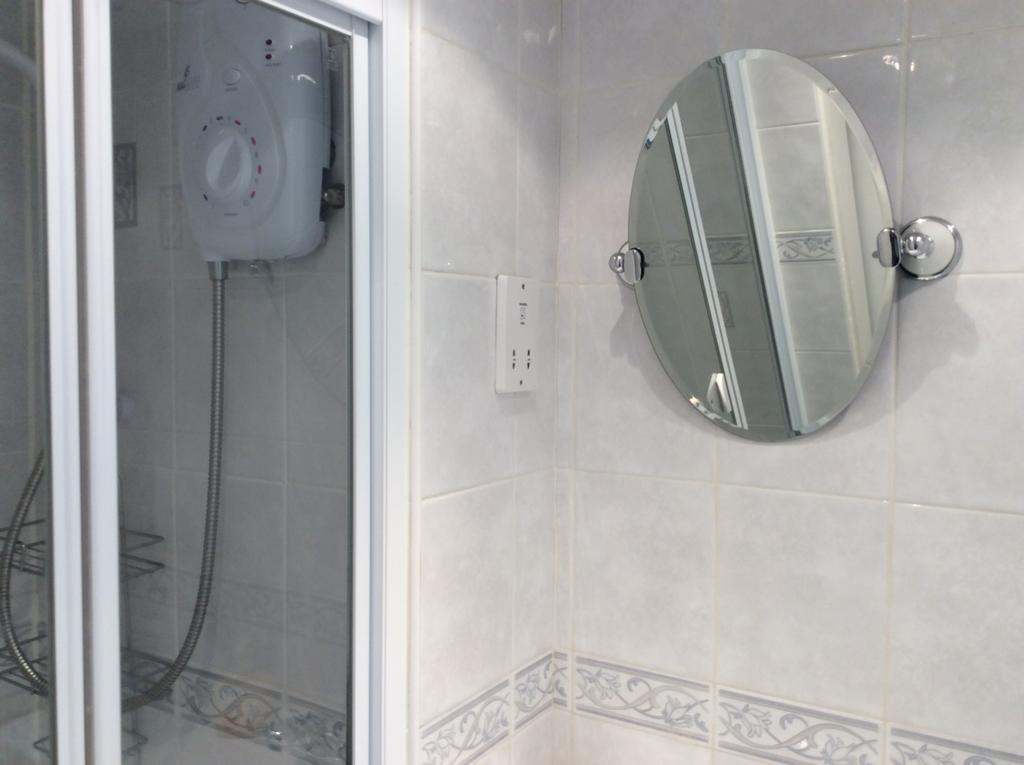 Triple Room Shower