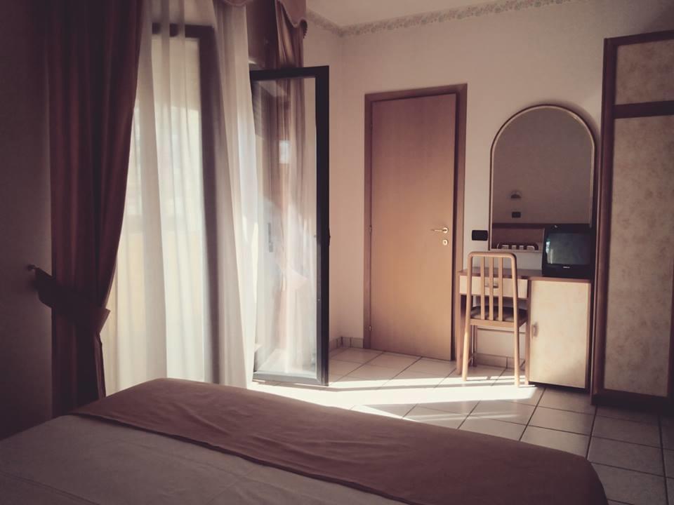 Double or Twin Room,437043249:JPEG