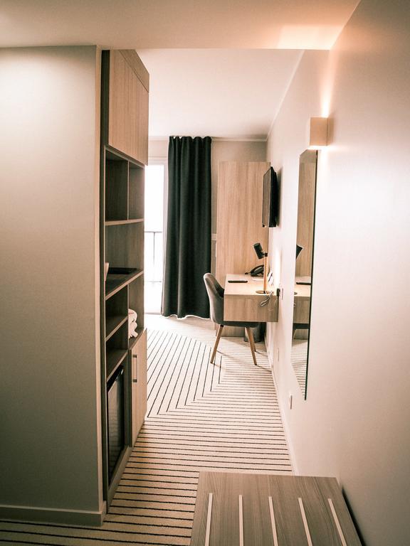 Queen Room Single Bed