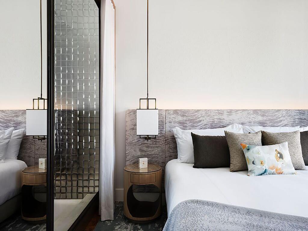 King Room Bronze