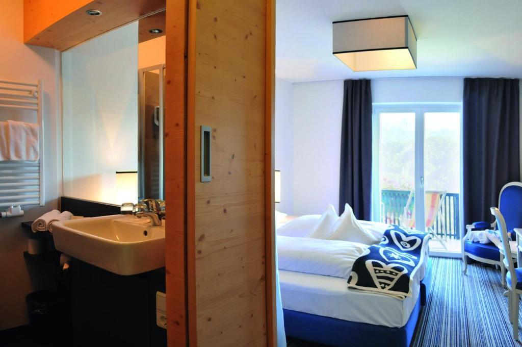 Double Room Balcony,43861789:JPEG