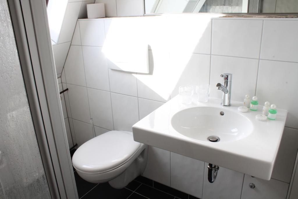 Standard Double Room Attic,1667426084:JPEG