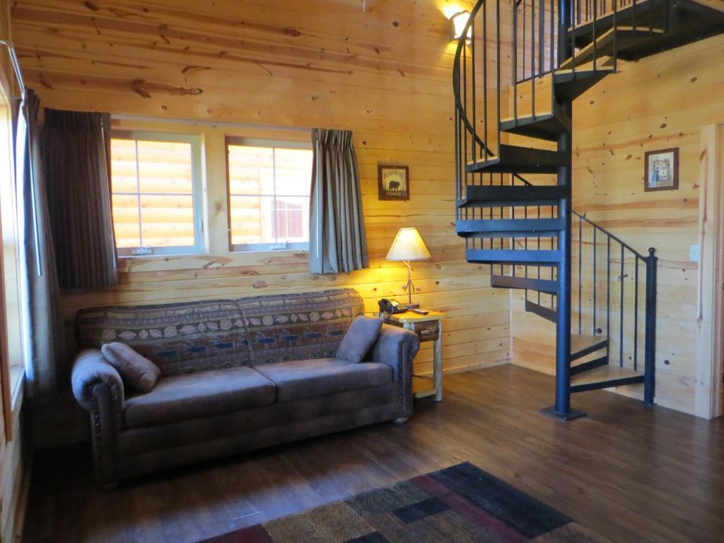 Deluxe Family Suite,417616911:JPEG