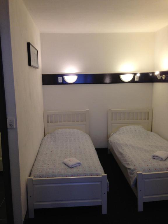 Standard Double or Twin Room,275972709:JPEG
