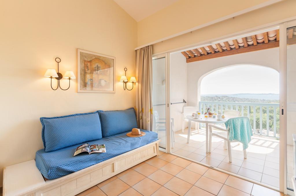 One-Bedroom Apartment Terrace or Balcony Sea view,816298151:JPEG