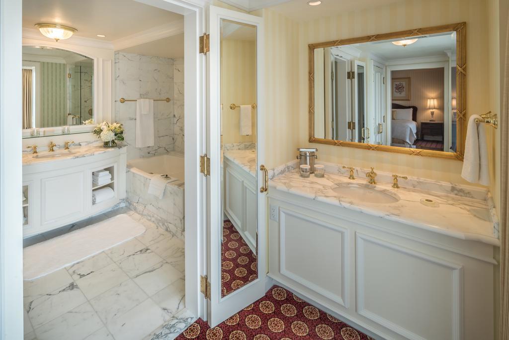 Premium Double Queen Room,1210510615:JPEG